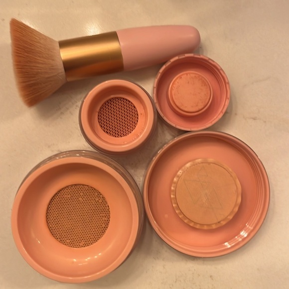 The good mineral make up - Picture 5 of 5